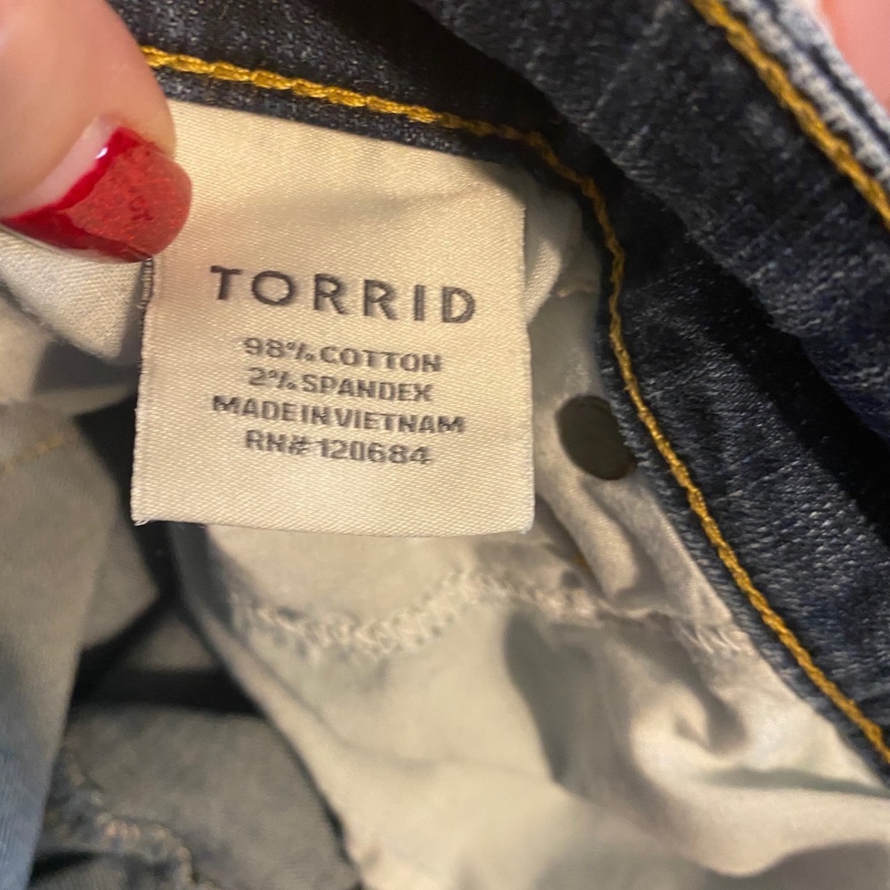 Torrid distressed shorts - Picture 5 of 5